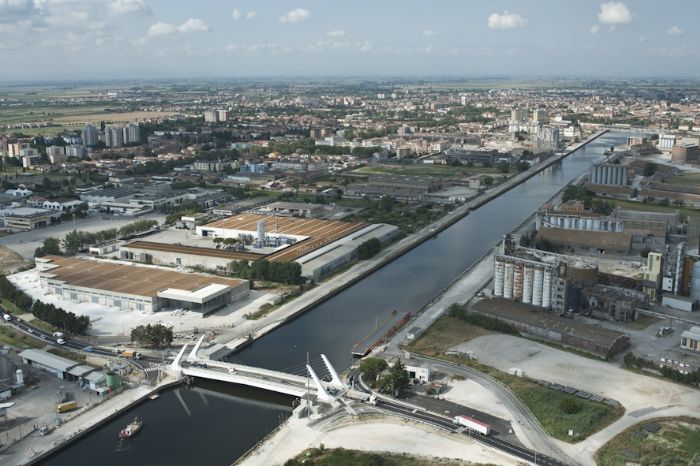 RAVENNA: IL SUO PORTO E LA SUA STORIA (Escursione in Motobarca sul Canale Candiano)